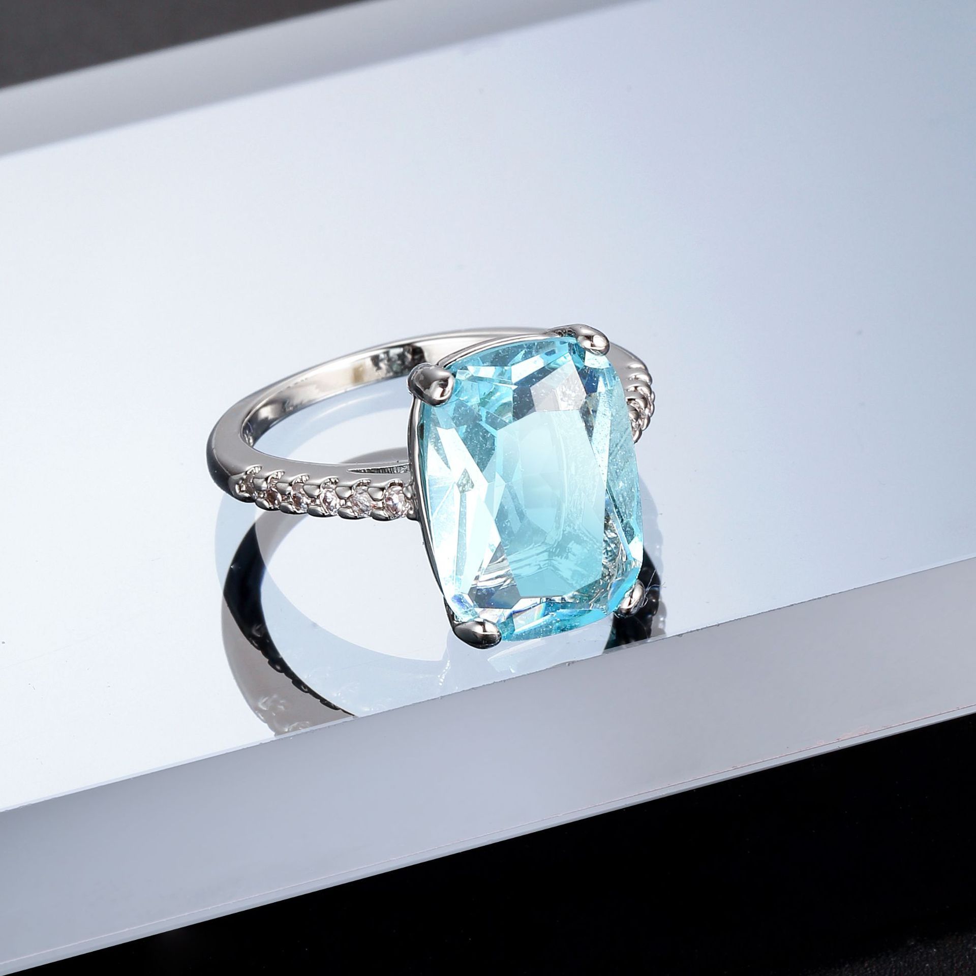 Blue Diamond Ring European And American Simple Zircon