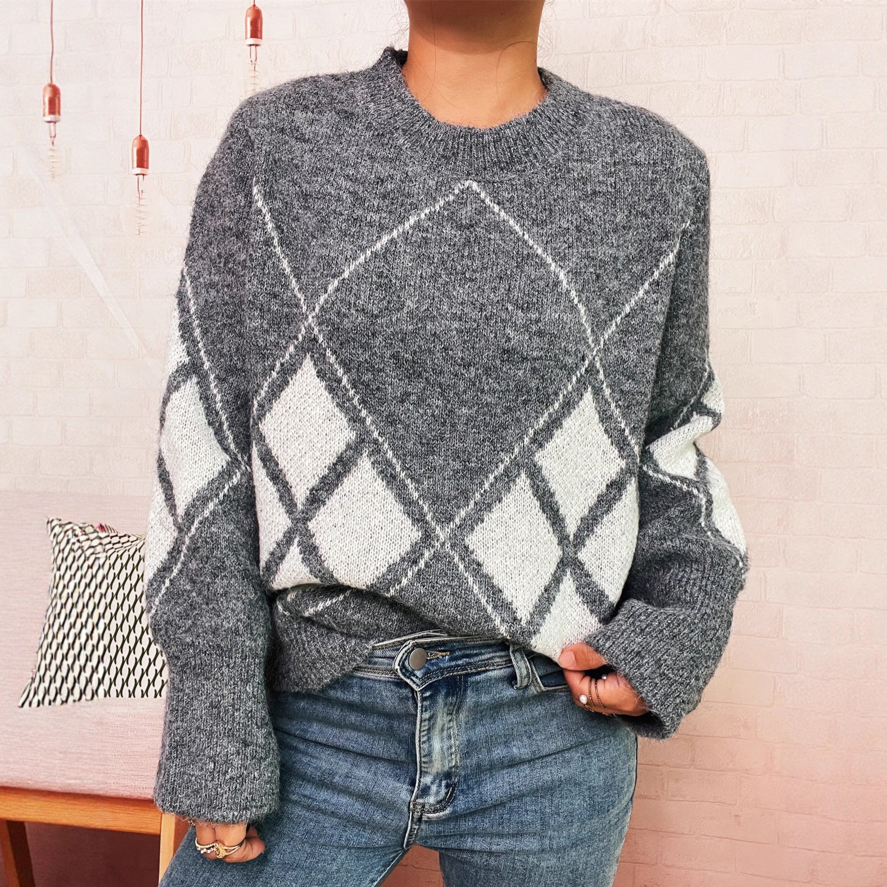 Women's Color-blocking Diamond Pattern Sweater