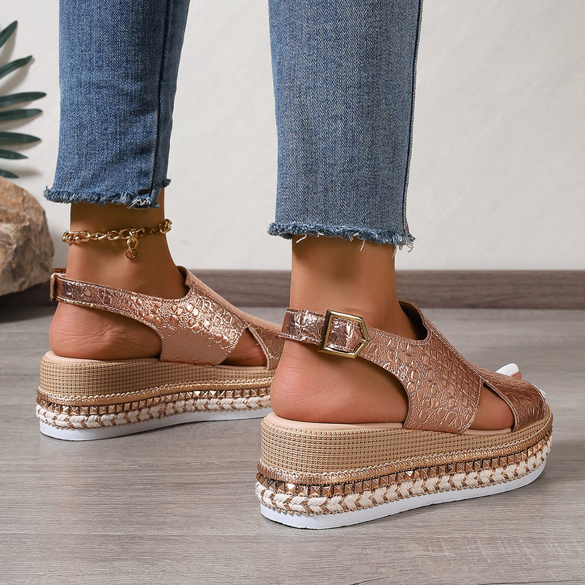 Round Toe Hollow-out Buckle Muffin Roman Shoes