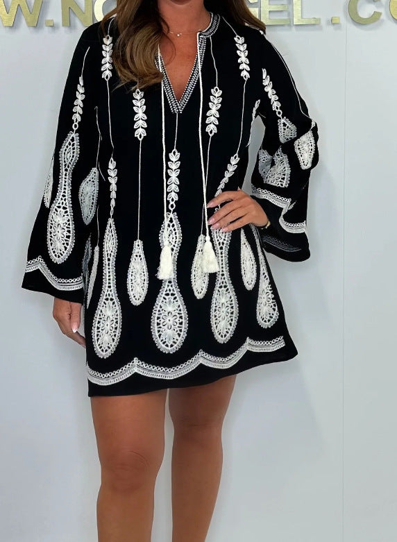 Hollow Artistic Elegant Design Spring Printed V-neck Nightgown