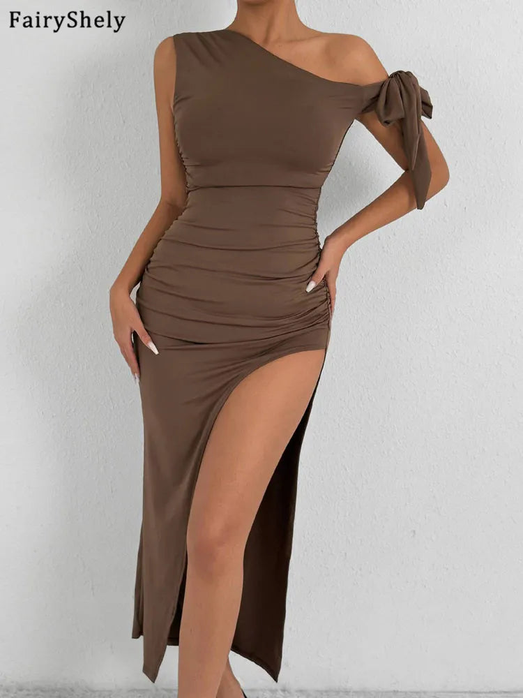 Fairyshely Sommer Sexy Ärmelloses Abend-Partykleid 2025, solider diagonaler Kragen, lange Kleider für Frauen, braunes, enges Clubkleid