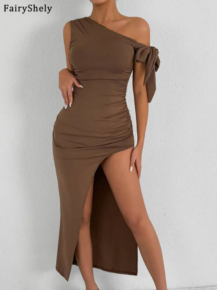 Fairyshely Sommer Sexy Ärmelloses Abend-Partykleid 2025, solider diagonaler Kragen, lange Kleider für Frauen, braunes, enges Clubkleid