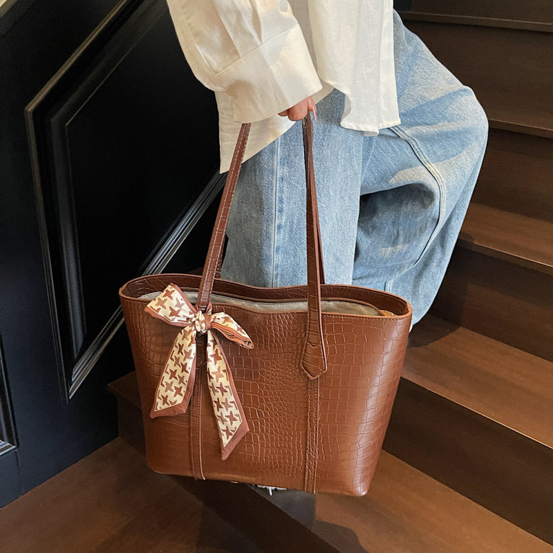 Temperament Commute All-match Underarm Bag