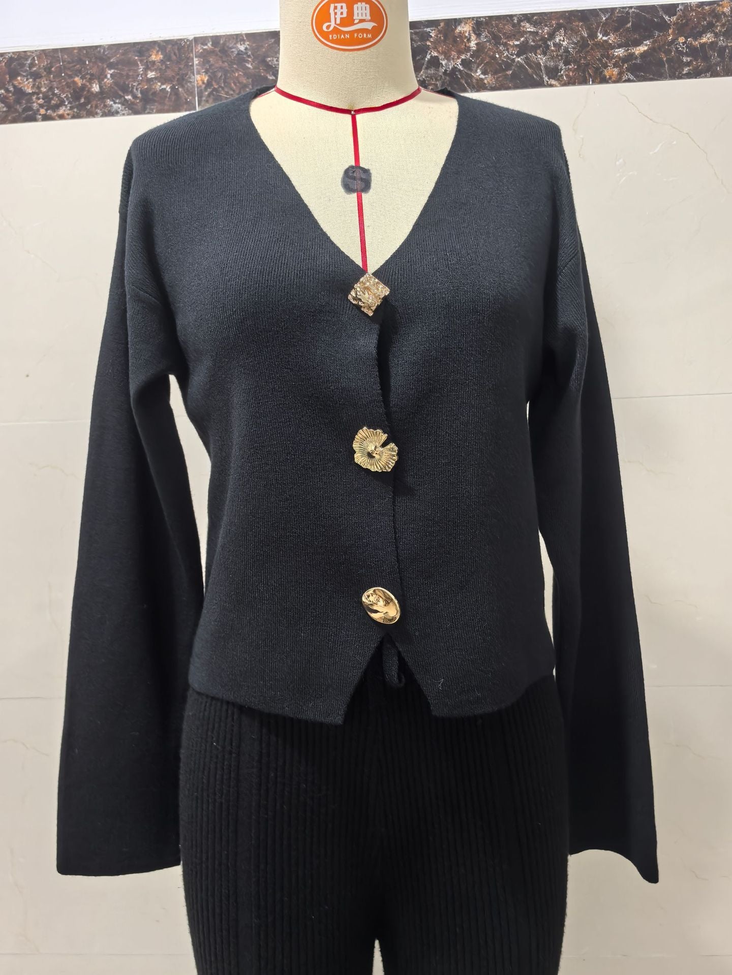 High-end Short Knitted Cardigan Slim Slimming Metal Buckle Sweater For Women