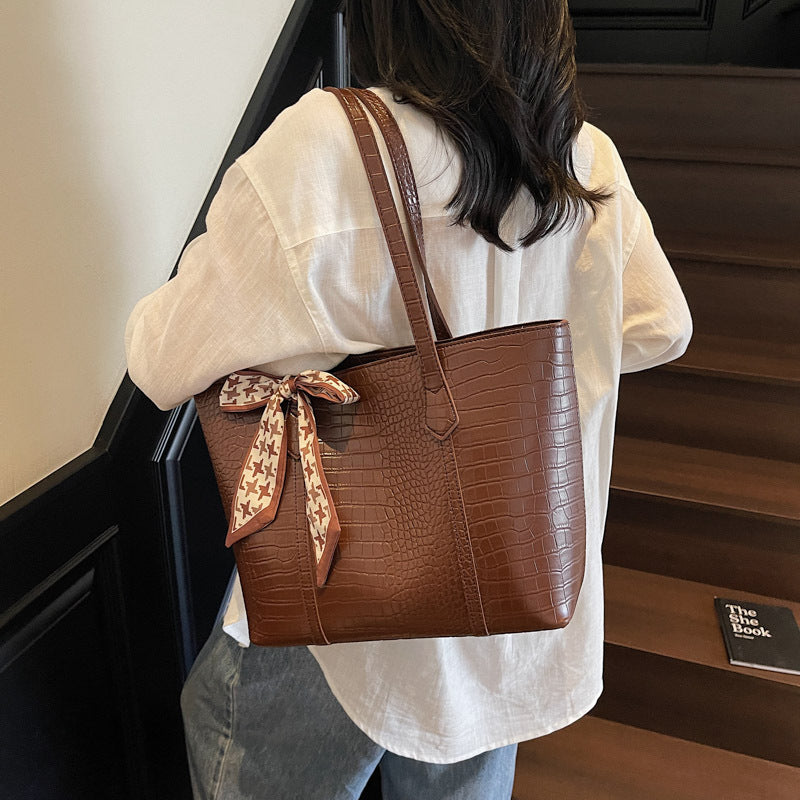 Temperament Commute All-match Underarm Bag